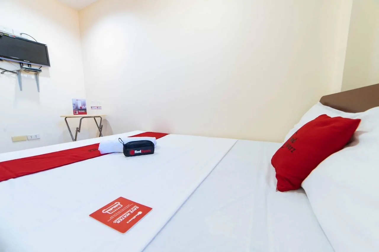 Hotel Reddoorz Near Davao International Airport 2*,